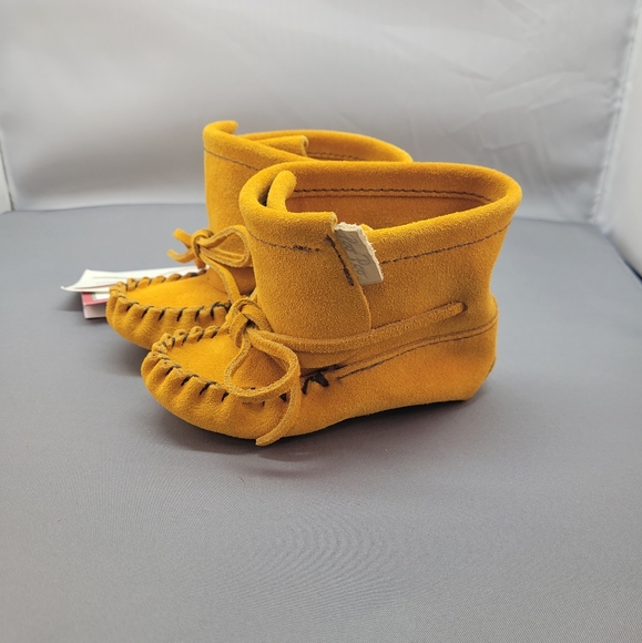 Bastien Toddler Size 6 Moccasin Boots - Picture 2 of 6